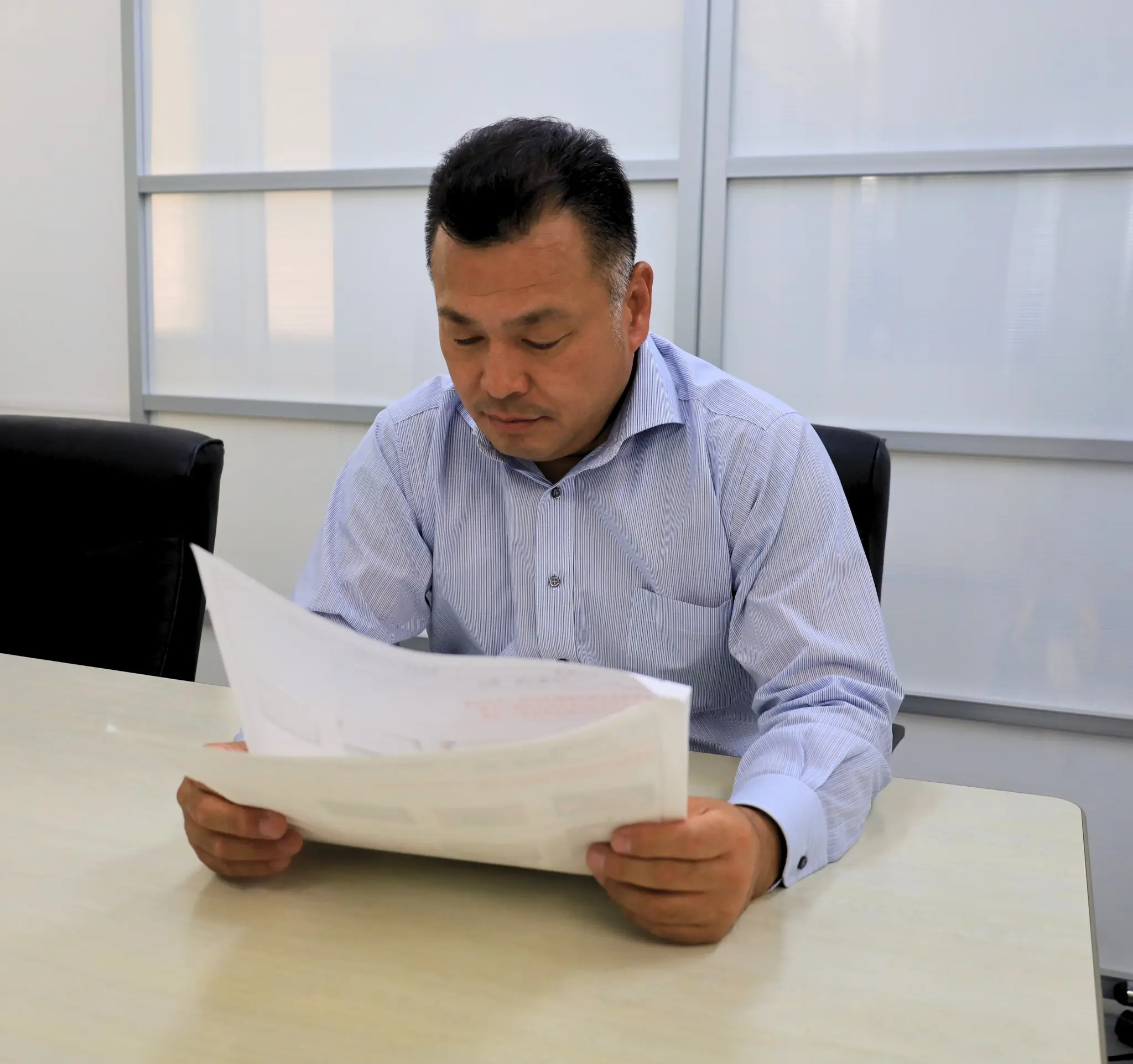 代表取締役 荻原 栄一 - 書類を確認する